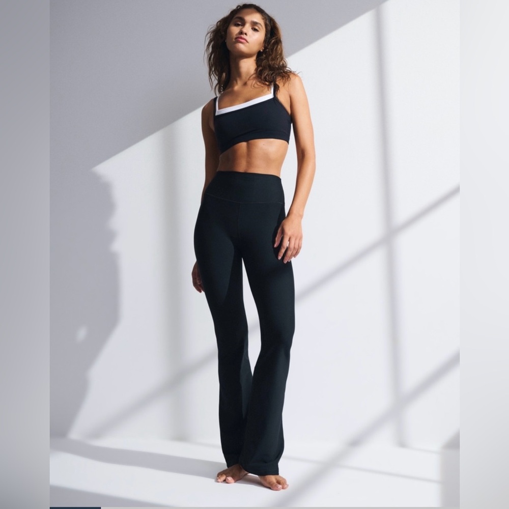 Abercrombie & Fitch YPB Black High-Waist Athletic Flair Leggings